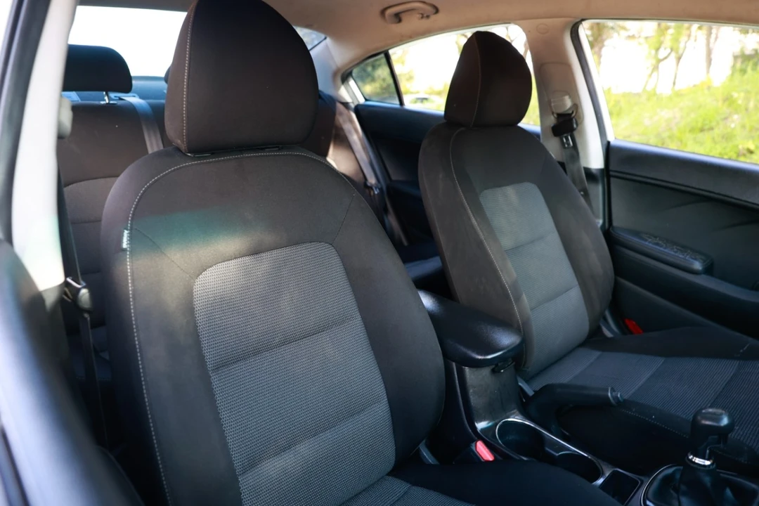 2017 Kia Forte - Image 18 of 21