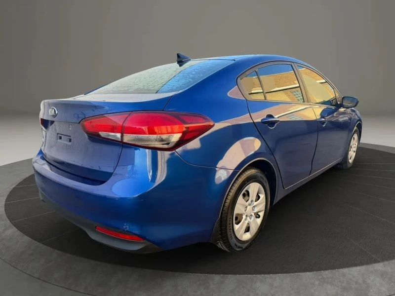2017 Kia Forte - Image 5 of 12