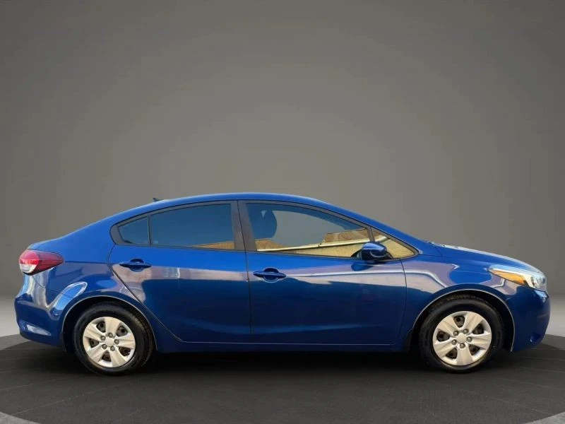 2017 Kia Forte - Image 4 of 12
