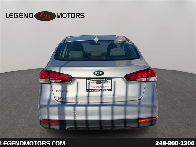 2017 Kia Forte - Image 7 of 12