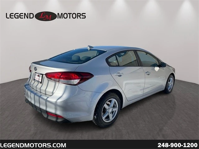 2017 Kia Forte - Image 8 of 12