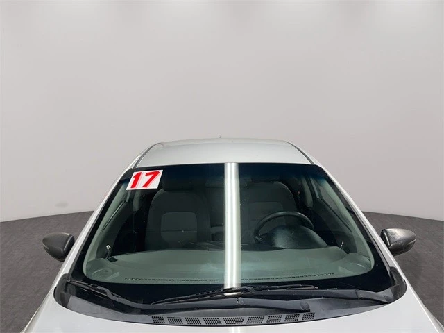 2017 Kia Forte - Image 4 of 12