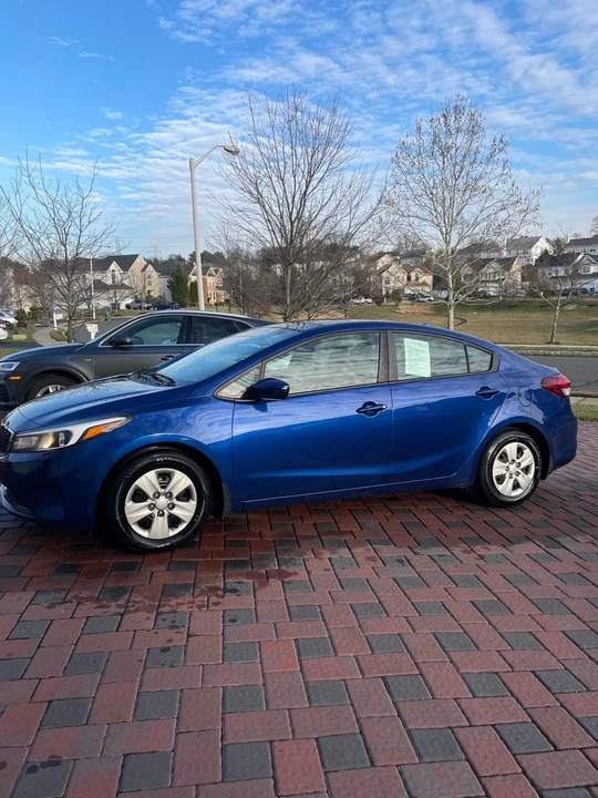 2017 Kia Forte - Image 7 of 18