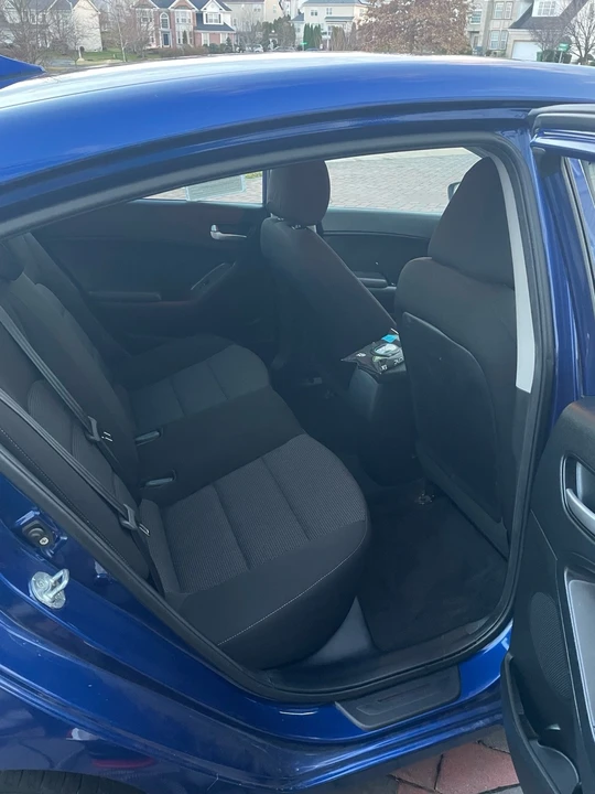 2017 Kia Forte - Image 12 of 18