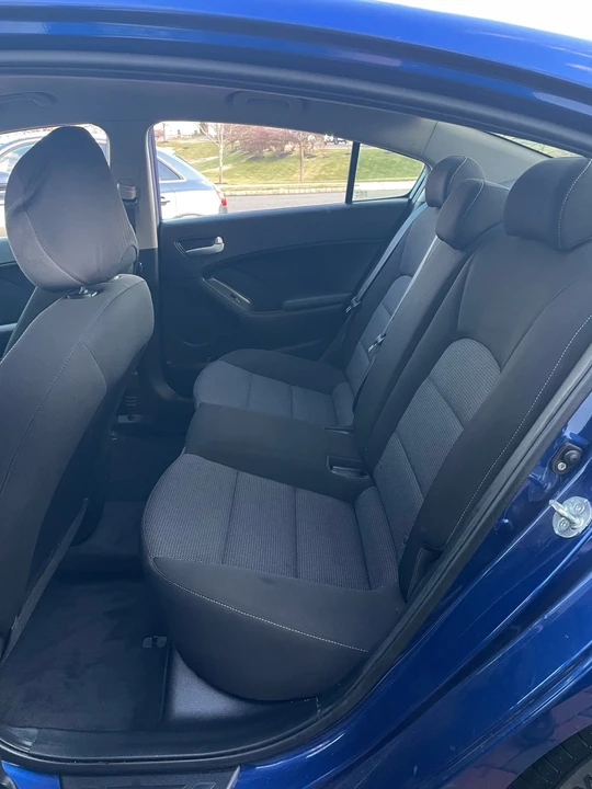 2017 Kia Forte - Image 11 of 18