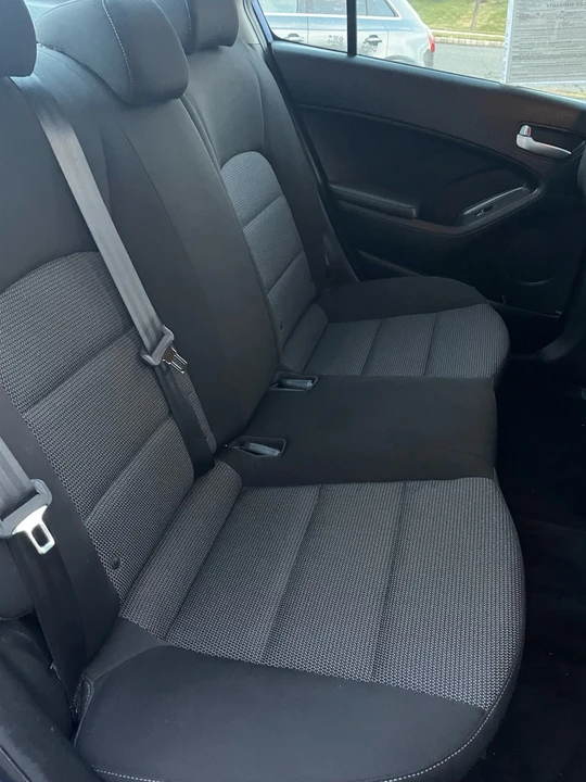 2017 Kia Forte - Image 14 of 18