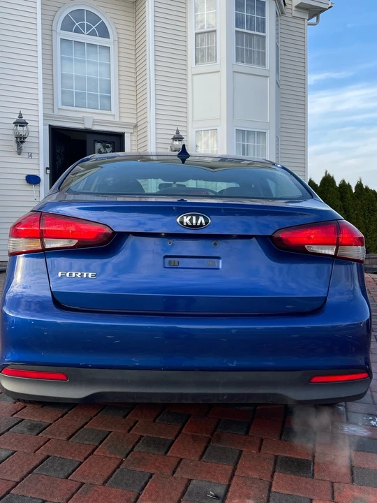 2017 Kia Forte - Image 6 of 18
