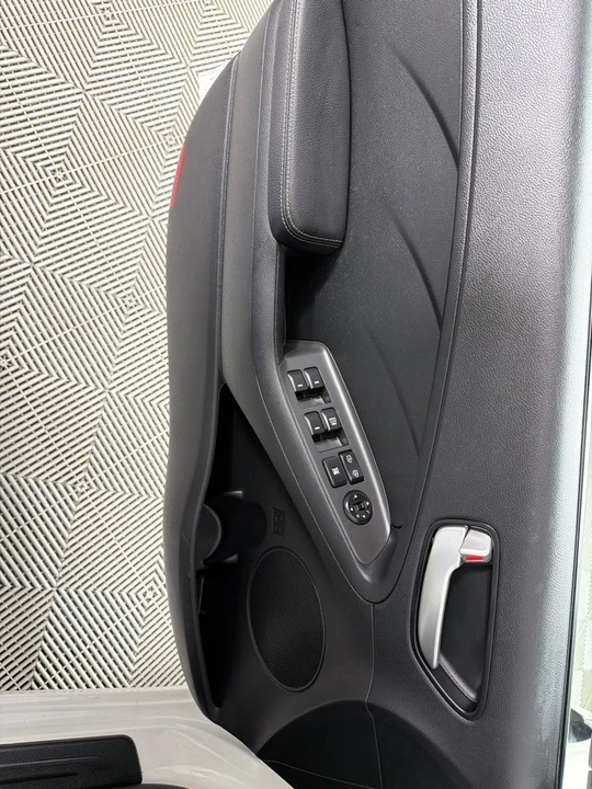 2017 Kia Forte - Image 9 of 12
