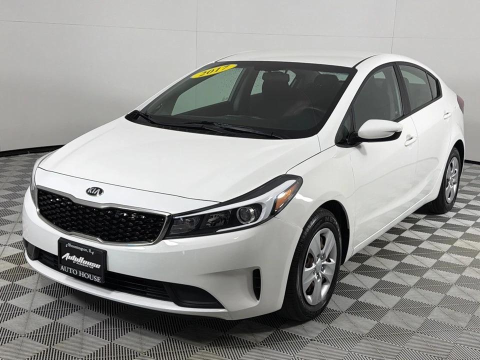 2017 Kia Forte - Image 8 of 12