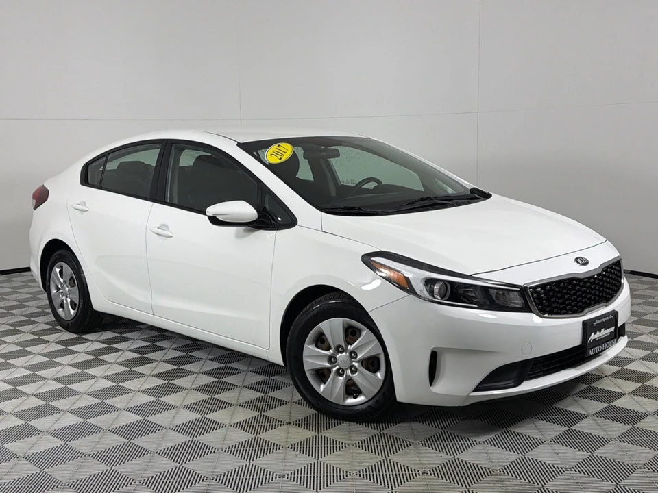 2017 Kia Forte - Image 2 of 12
