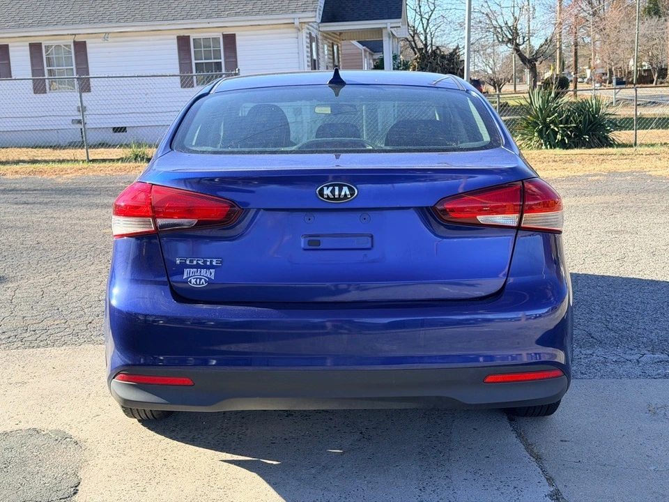 2017 Kia Forte - Image 6 of 17