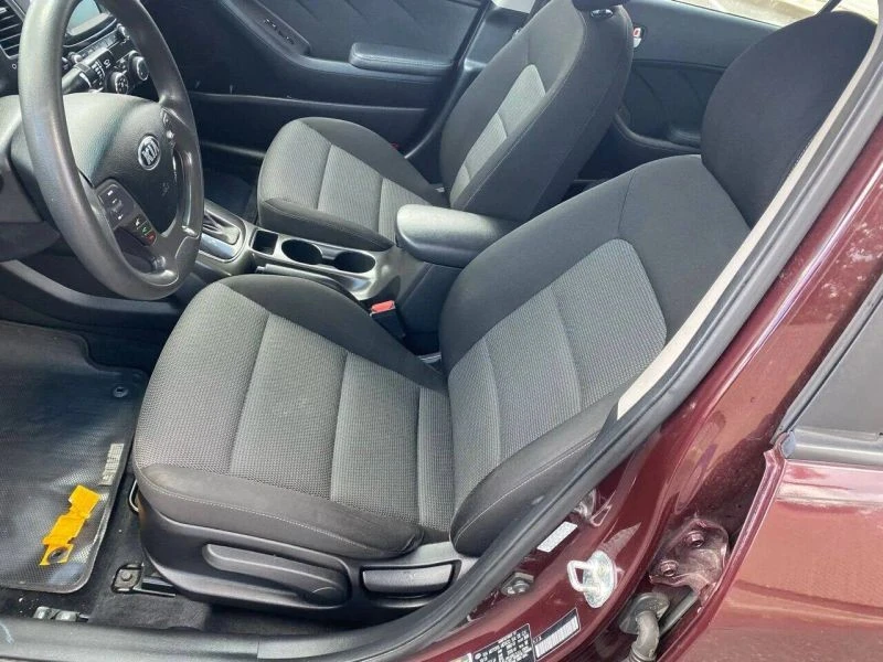 2017 Kia Forte - Image 9 of 11