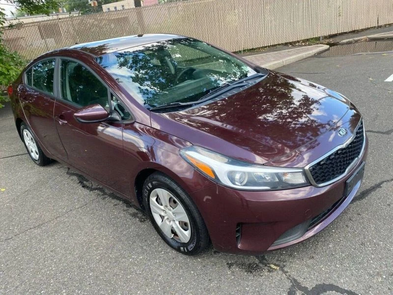 2017 Kia Forte - Image 8 of 11