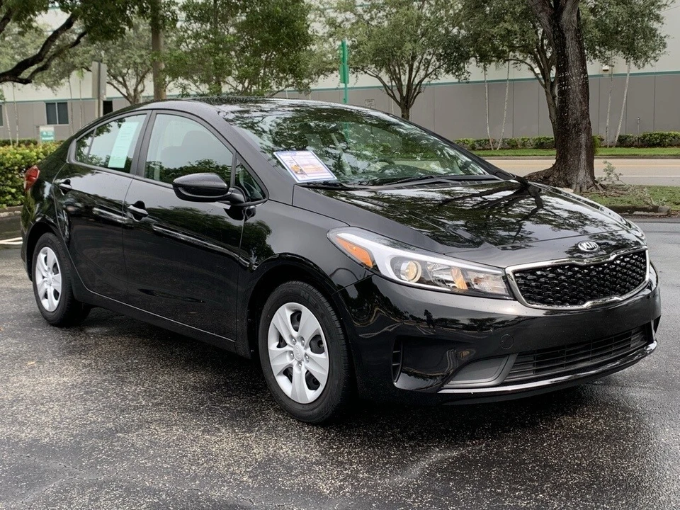 2017 Kia Forte - Image 2 of 12