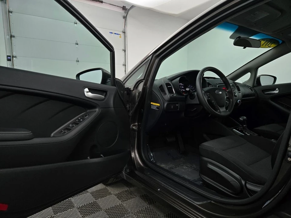 2017 Kia Forte - Image 12 of 12