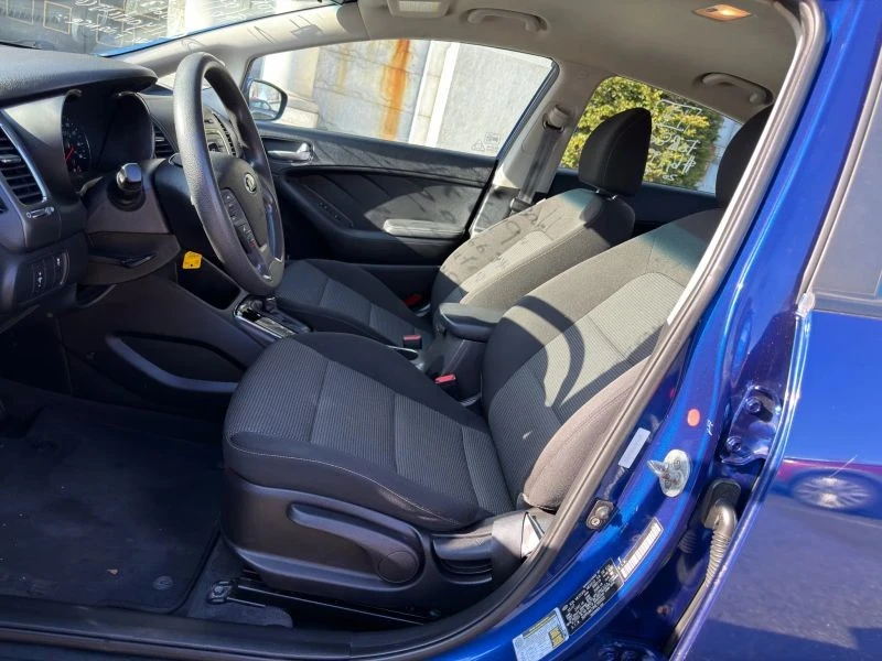 2017 Kia Forte - Image 11 of 12