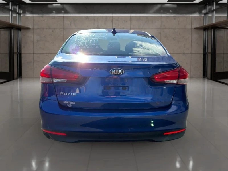 2017 Kia Forte - Image 6 of 12