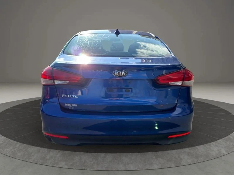 2017 Kia Forte - Image 6 of 12