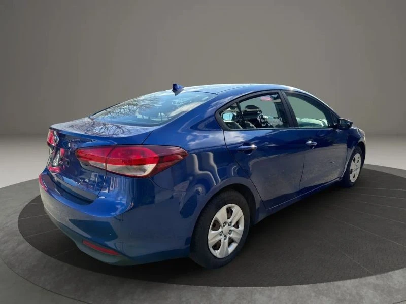 2017 Kia Forte - Image 5 of 12