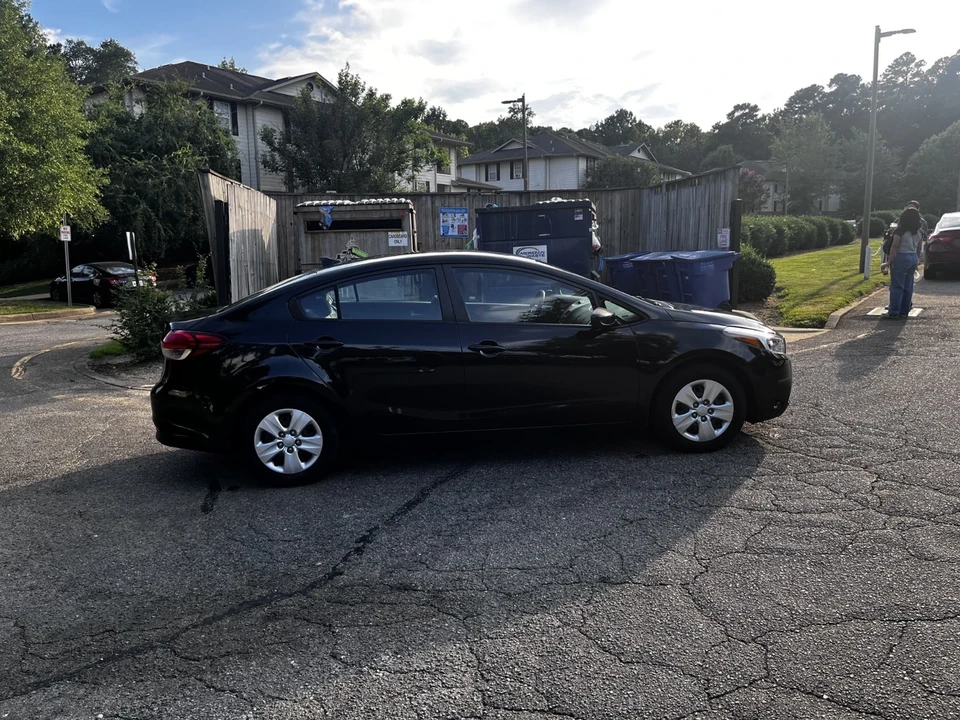 2017 Kia Forte - Image 5 of 16