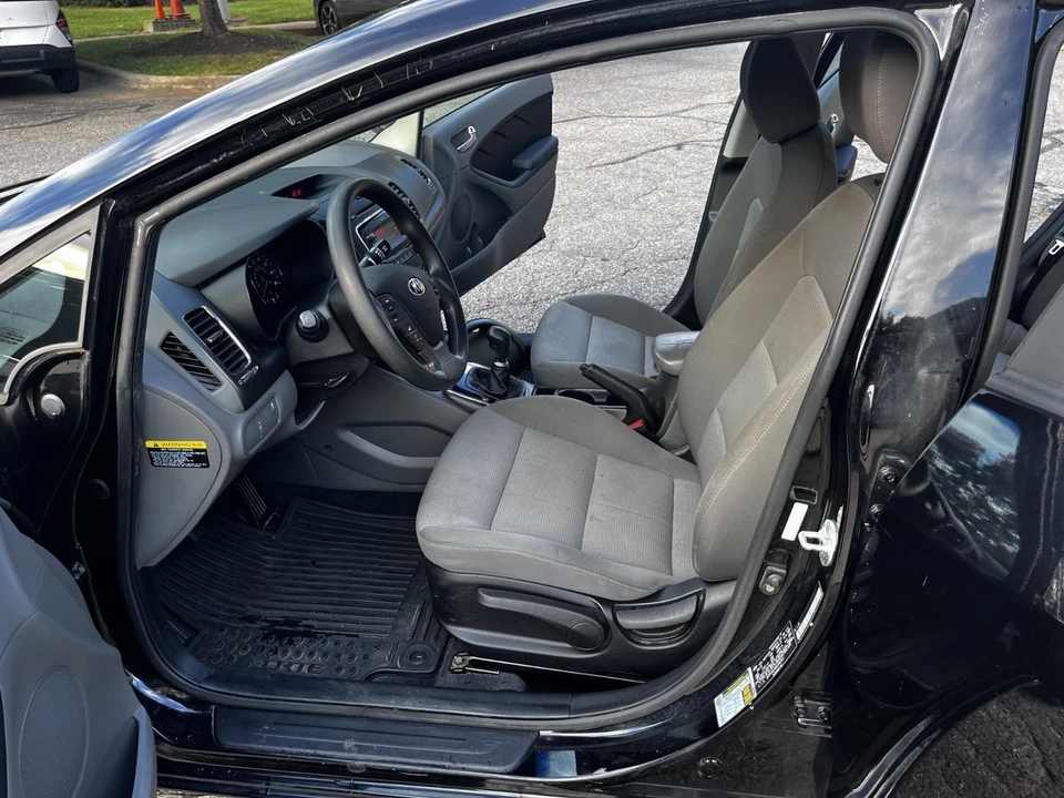 2017 Kia Forte - Image 14 of 16