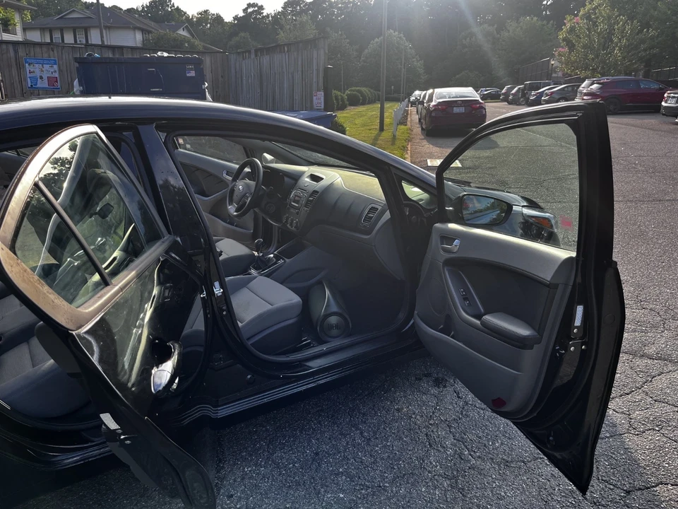 2017 Kia Forte - Image 7 of 16