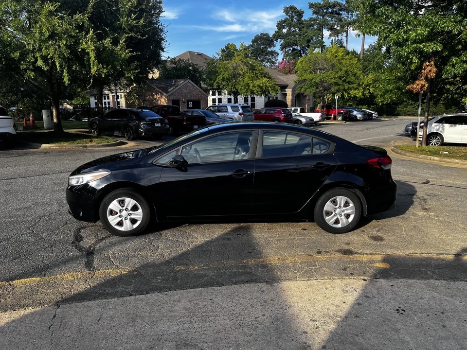 2017 Kia Forte - Image 2 of 16