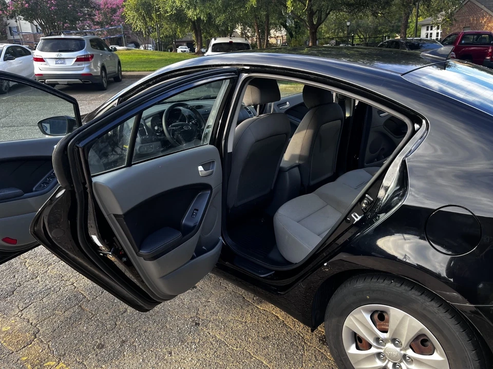 2017 Kia Forte - Image 11 of 16
