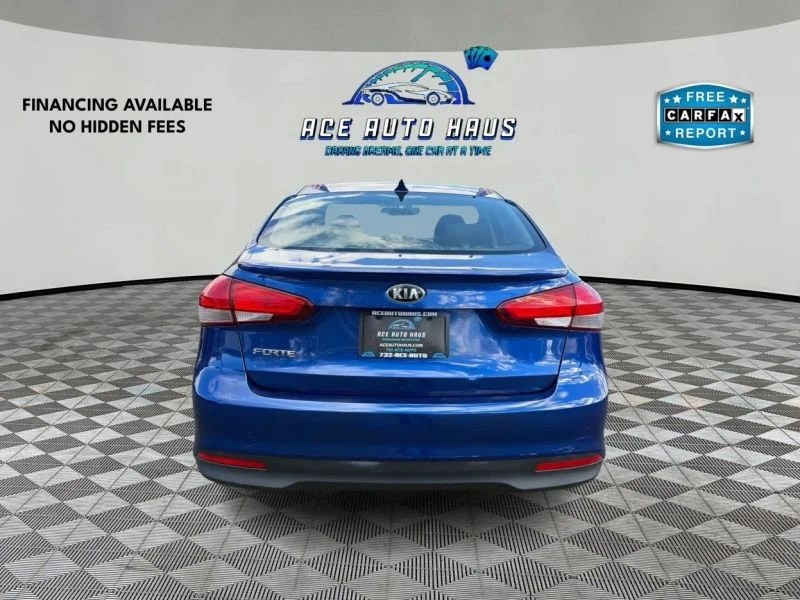 2017 Kia Forte - Image 6 of 12