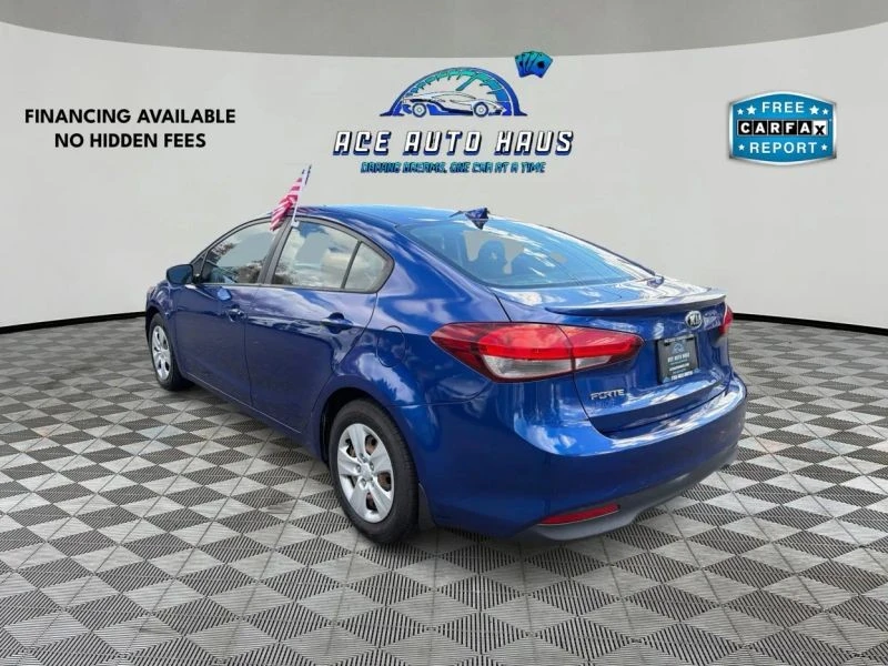 2017 Kia Forte - Image 5 of 12