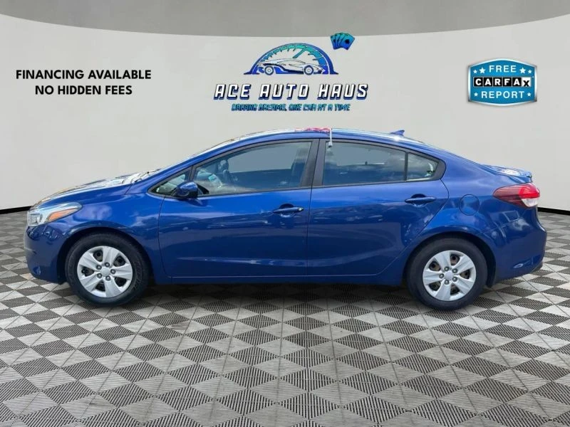 2017 Kia Forte - Image 4 of 12