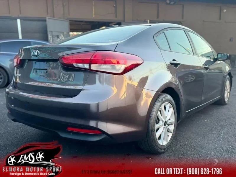 2017 Kia Forte - Image 9 of 12