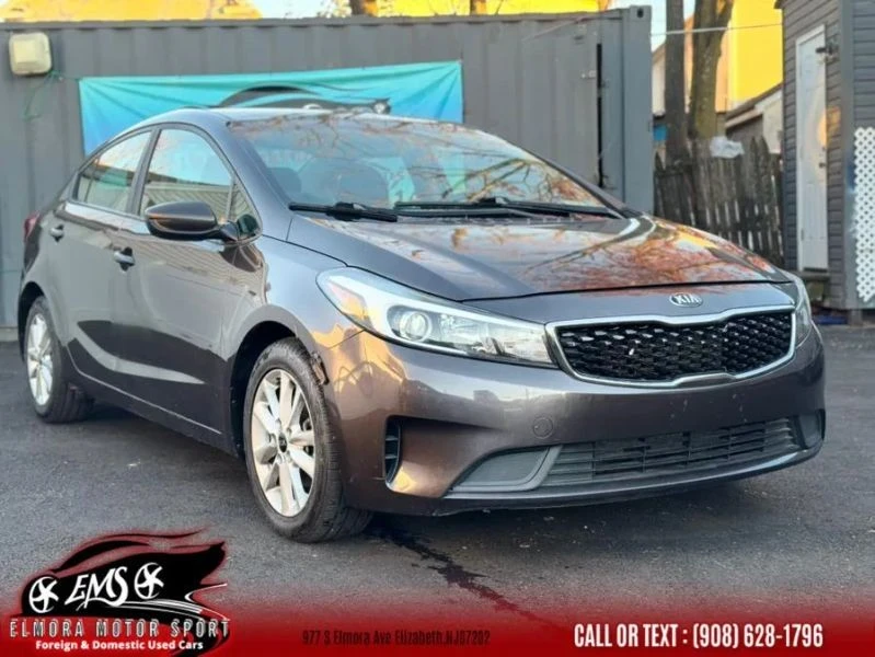 2017 Kia Forte - Image 5 of 12