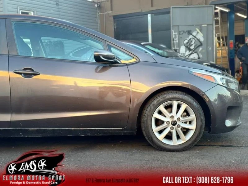 2017 Kia Forte - Image 7 of 12