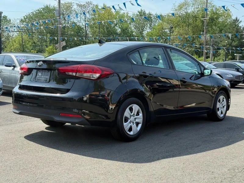 2017 Kia Forte - Image 10 of 12