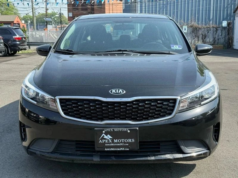 2017 Kia Forte - Image 2 of 12