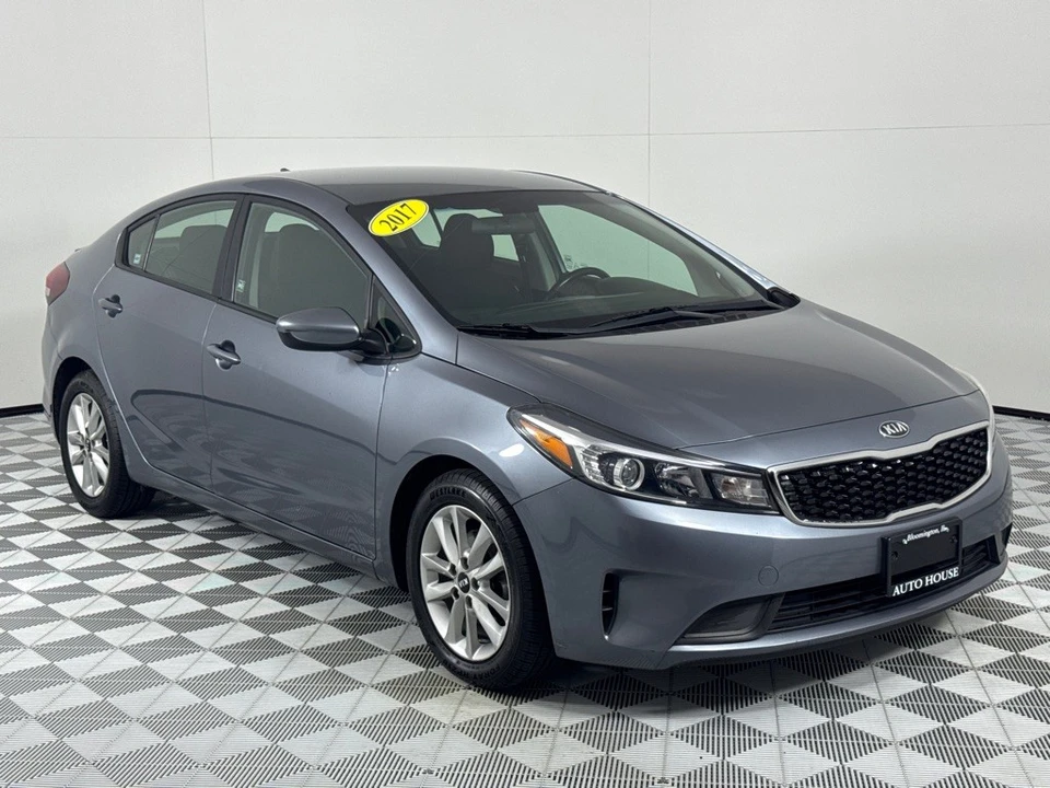 2017 Kia Forte - Image 3 of 12