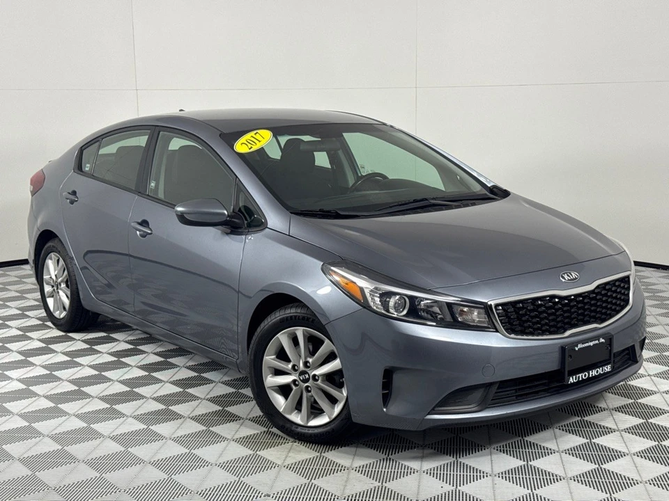 2017 Kia Forte - Image 2 of 12