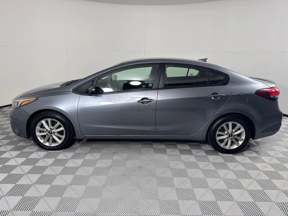 2017 Kia Forte - Image 7 of 12