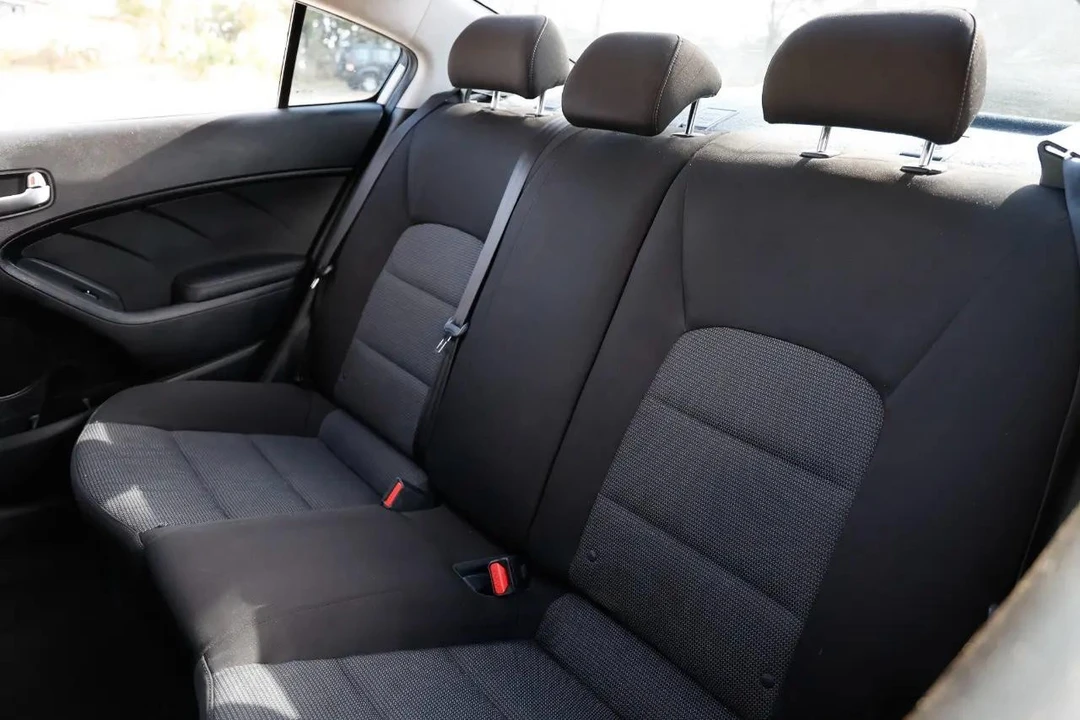 2017 Kia Forte - Image 8 of 21