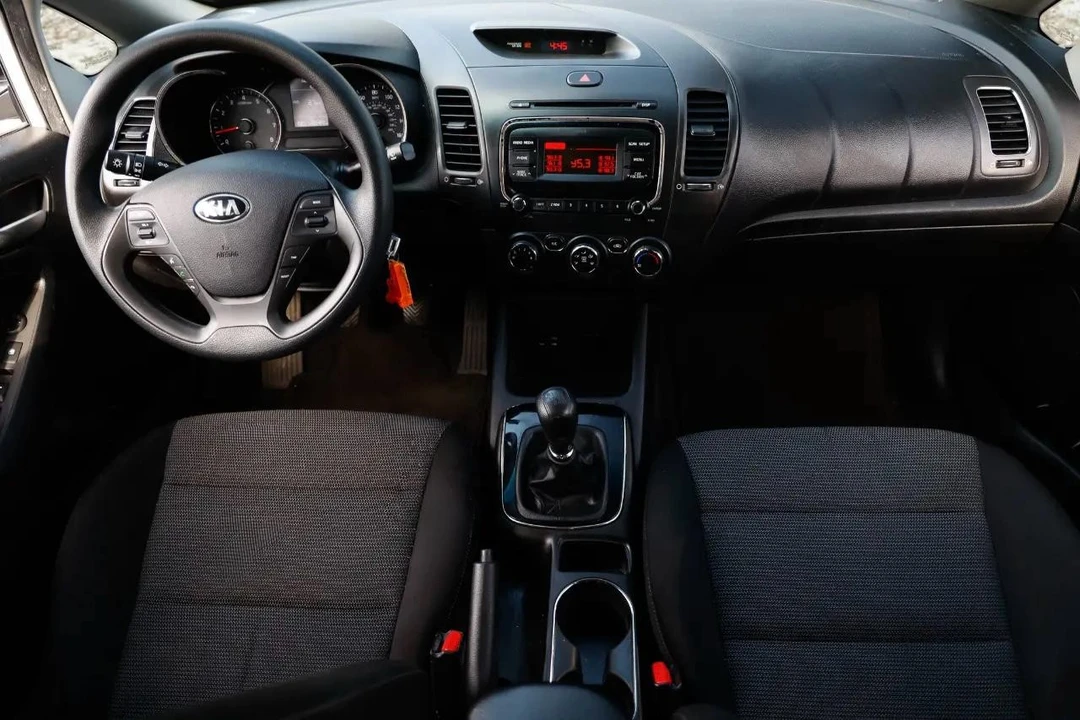 2017 Kia Forte - Image 2 of 21