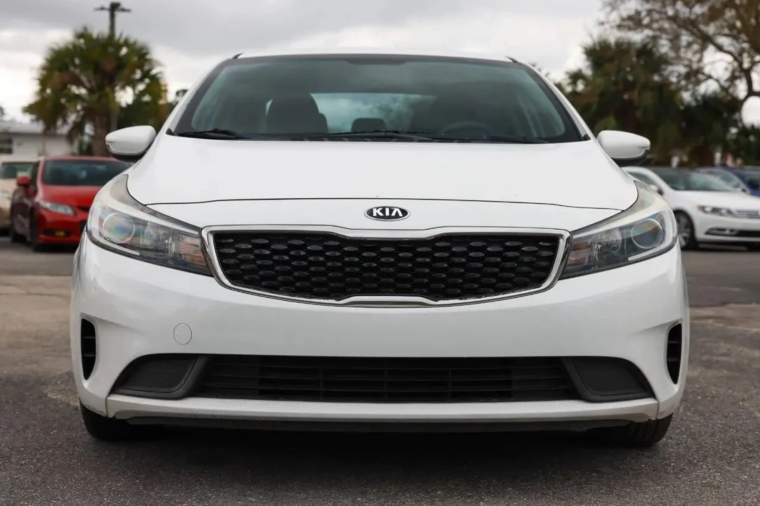 2017 Kia Forte - Image 17 of 21