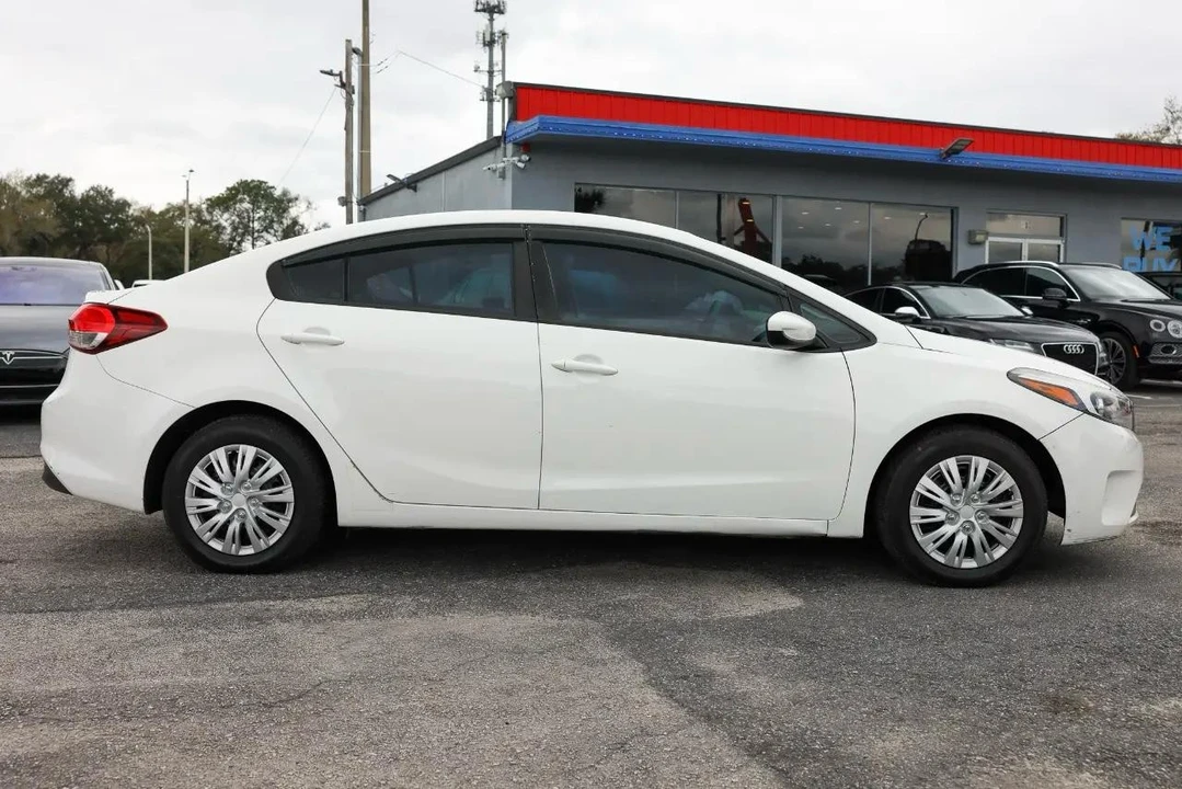 2017 Kia Forte - Image 13 of 21