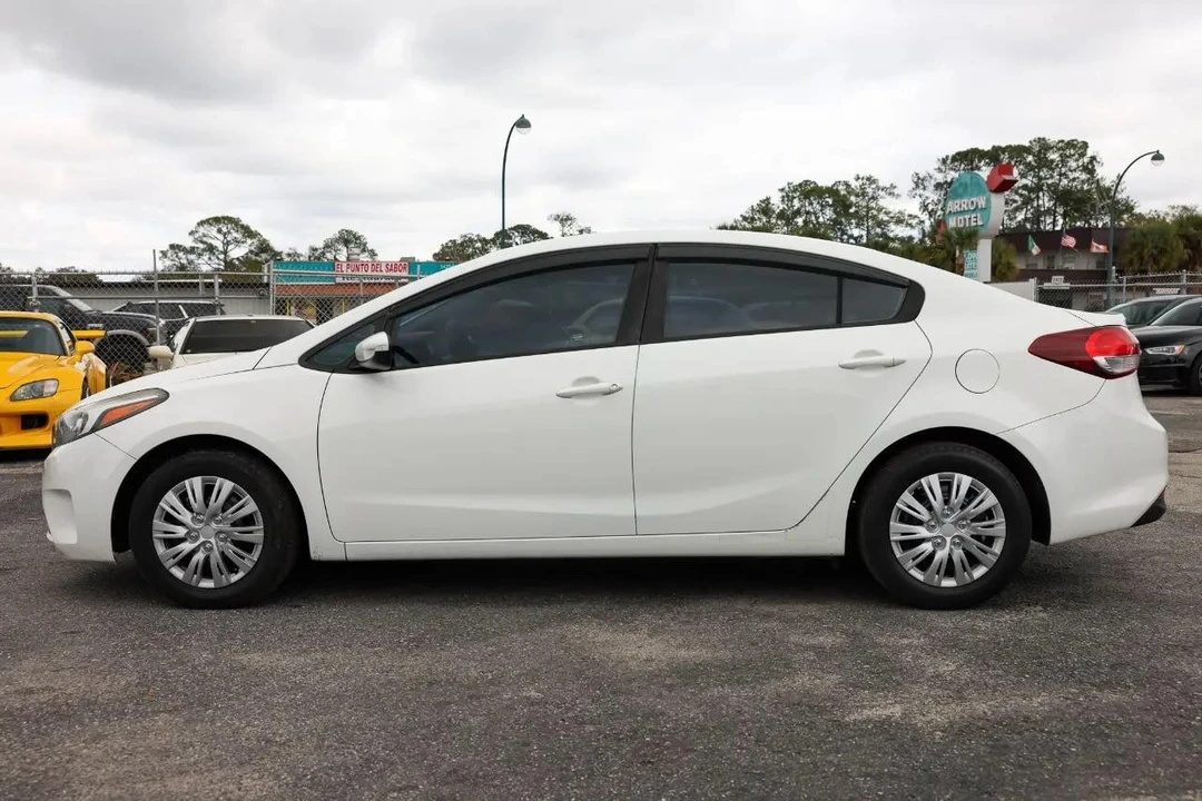 2017 Kia Forte - Image 3 of 21
