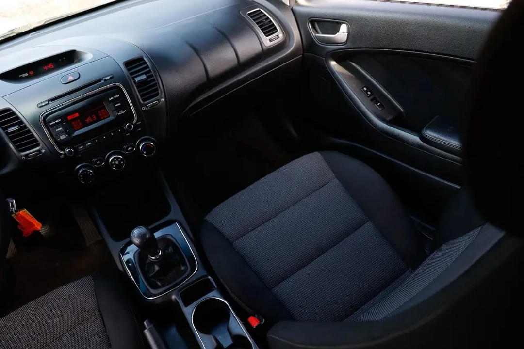 2017 Kia Forte - Image 21 of 21
