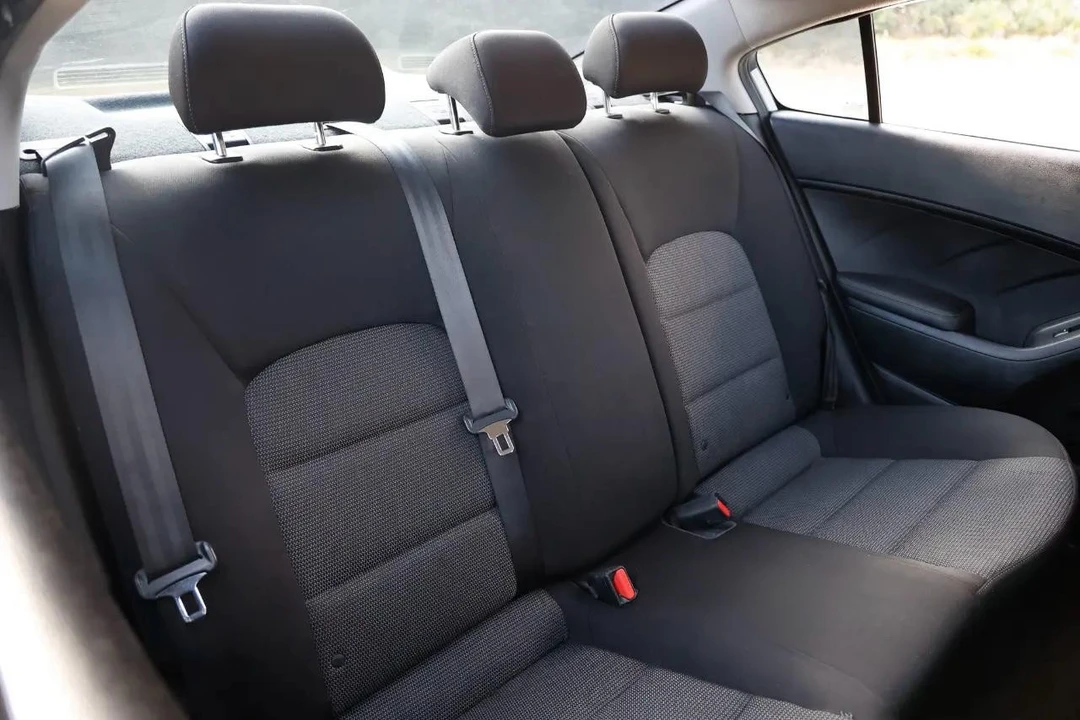 2017 Kia Forte - Image 12 of 21