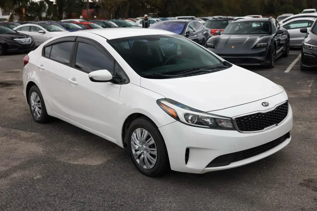 2017 Kia Forte - Image 15 of 21