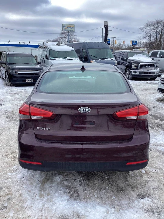 2017 Kia Forte - Image 3 of 19