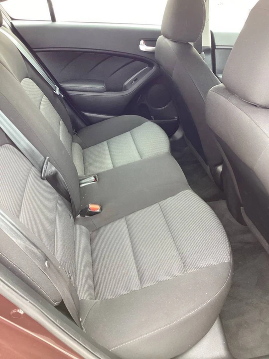 2017 Kia Forte - Image 12 of 19