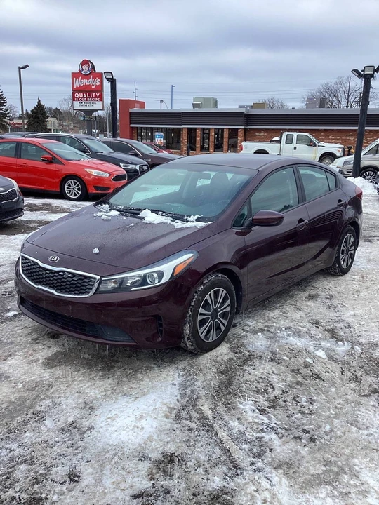 2017 Kia Forte - Image 5 of 19
